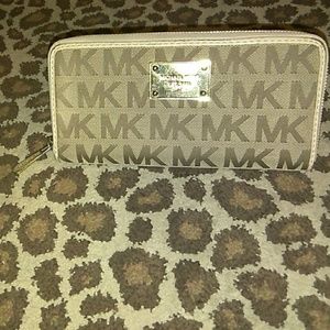 MICHAEL KORS WALLET